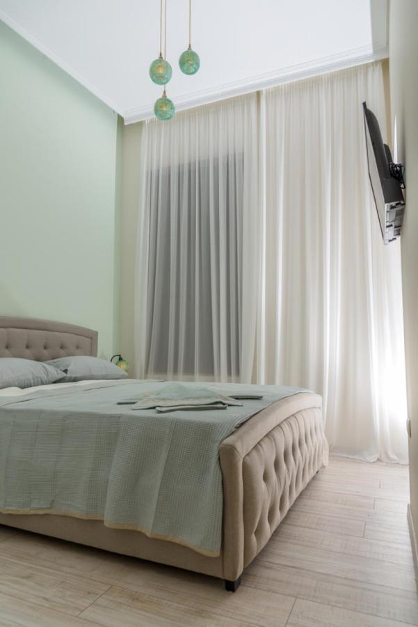 Theasis Athens Bed & Breakfast Ngoại thất bức ảnh