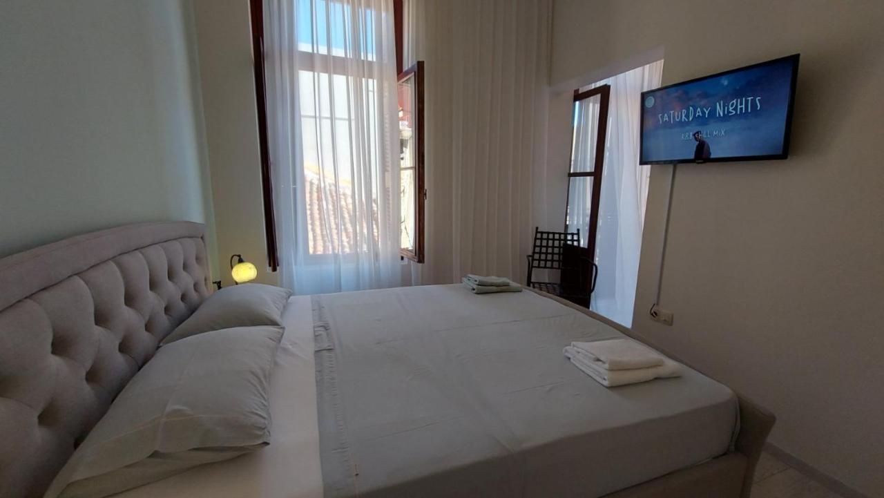 Theasis Athens Bed & Breakfast Ngoại thất bức ảnh