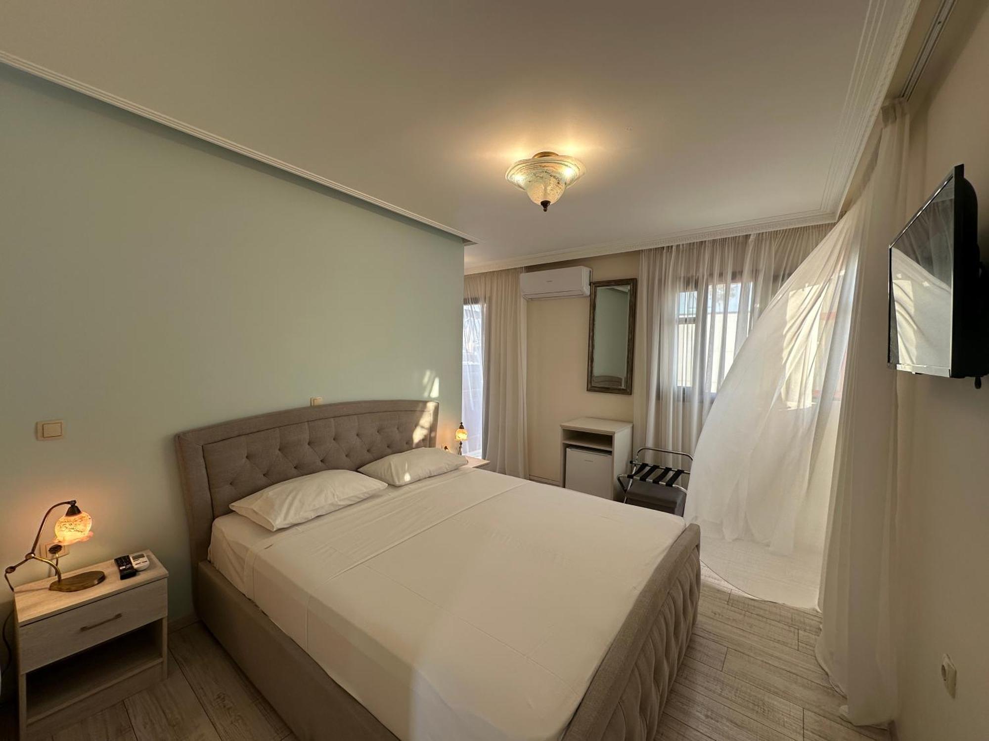 Theasis Athens Bed & Breakfast Ngoại thất bức ảnh